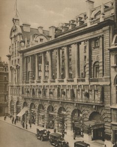 Frente sur del Hotel Piccadilly, erigido en 1908, c1935