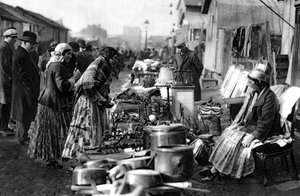 Vista del mercado de pulgas en la entrada de St Ouen, París, 1931