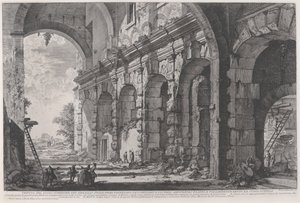 Vista del piso superior de las jaulas para animales salvajes construidas por el emperador Domiciano, asociadas con el Anfiteatro Flavio y comúnmente llamadas Curia Hostilia