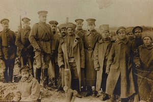 Primera Guerra Mundial: Ucrania en los años 1914-1916 durante la invasión del ejército alemán. Grupo de soldados