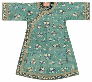 Túnica de dama de Kesi con fondo de jade, mediados del siglo XIX