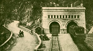 Entrada del túnel de Simplon de 12 millas de largo que conecta Suiza e Italia