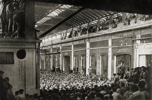 Trabajadores reunidos en una fábrica de Turín durante el Biennio Rosso de 1920, Historia del Movimiento Obrero (foto en b/n) de Unknown photographer